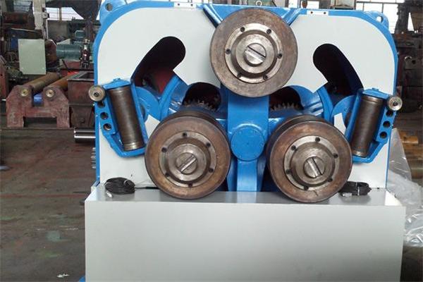 朗日廠家生產(chǎn)的型材彎曲機(jī)，順利出貨了