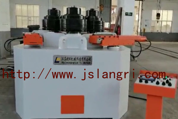 型材卷圓機(jī)的特點(diǎn)是什么，有哪些操作注意事項(xiàng)？